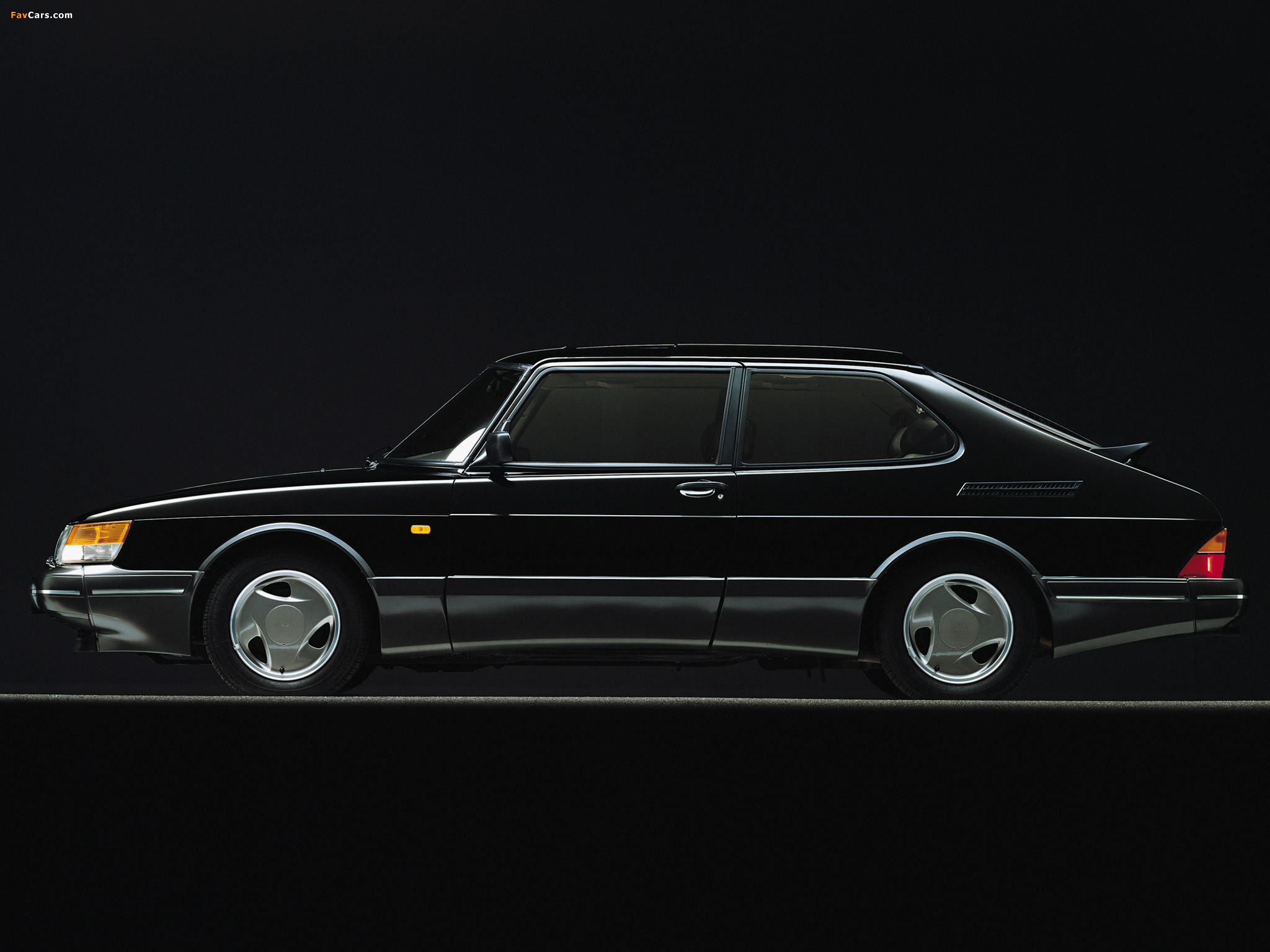 Saab 900 Turbo Commemorative Edition 1993 images (2048 x 1536)