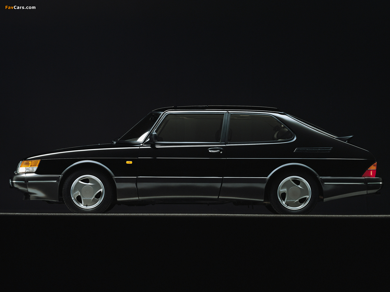 Saab 900 Turbo Commemorative Edition 1993 images (1280 x 960)
