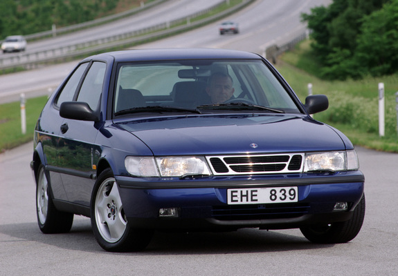 Saab 900 SE Turbo Coupe 1993–98 pictures