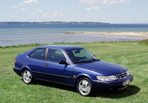 Saab 900 SE Turbo Coupe 1993–98 pictures