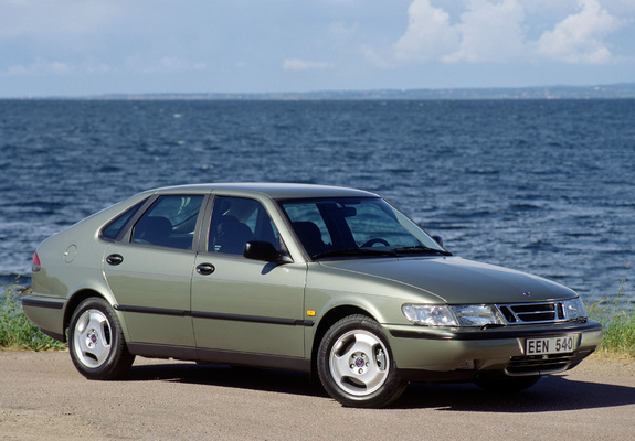 Saab 900 S 1993–98 pictures