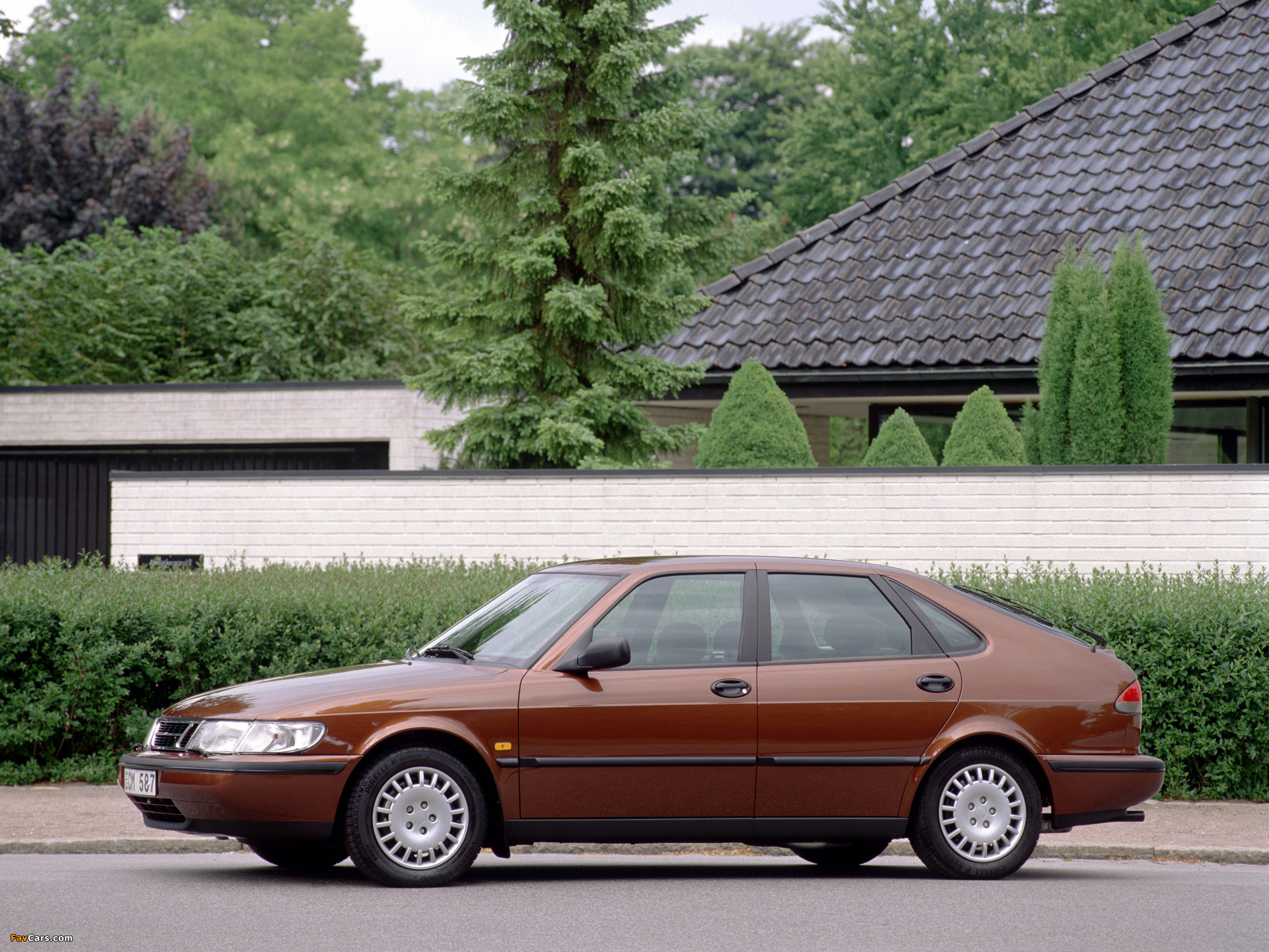 Saab 900 1993–98 wallpapers (2048 x 1536)