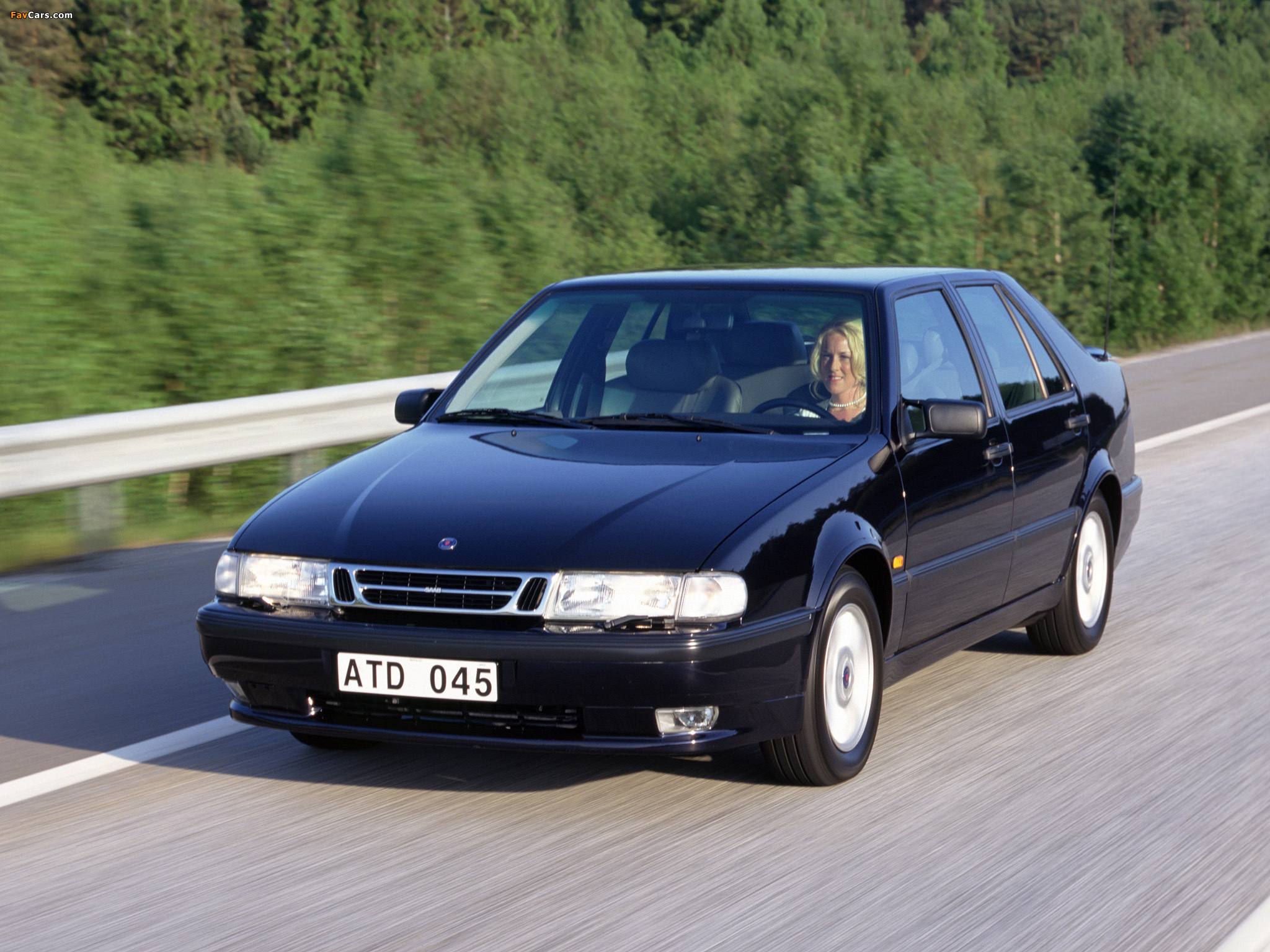 Photos of Saab 9000 CSE Anniversary Edition 1996–98 (2048 x 1536)