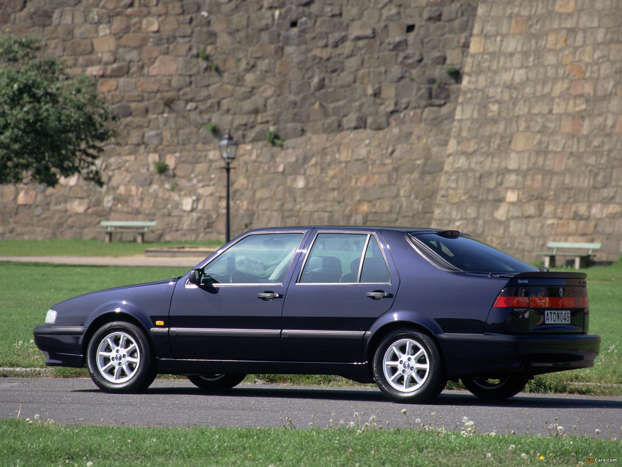 Saab 9000 CSE Anniversary Edition 1996–98 pictures (2048 x 1536)
