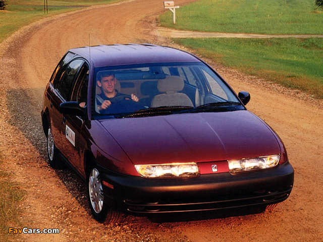 Images of Saturn SWP Postal Station Wagon 1999 (640 x 480)