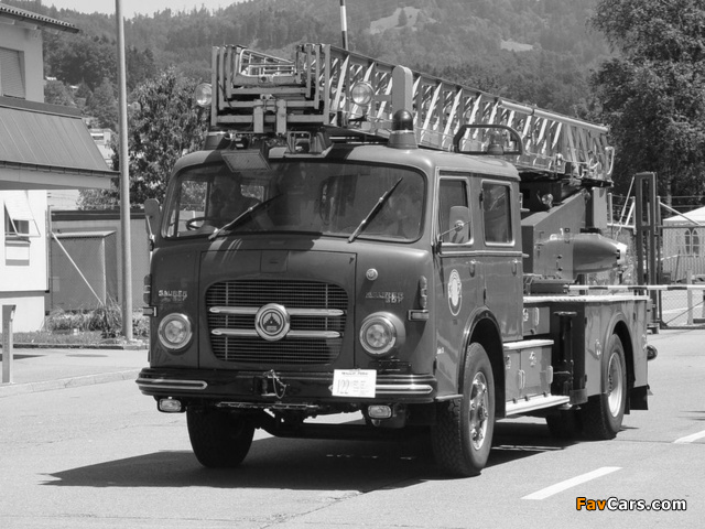Saurer 5DF 4x2 Feuerwehr pictures (640 x 480)