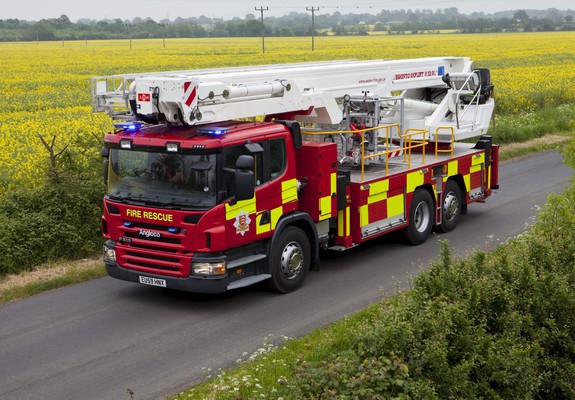 Photos of Scania P310 6x2 Firetruck by Bronto Skylift 2004–10