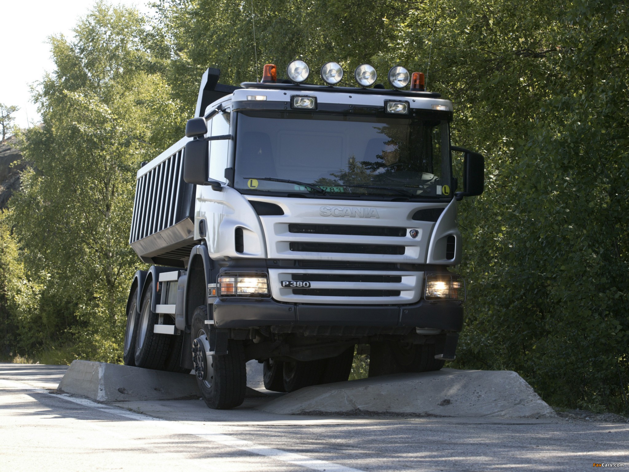 Photos of Scania P380 6x6 Tipper 2004–10 (2048 x 1536)