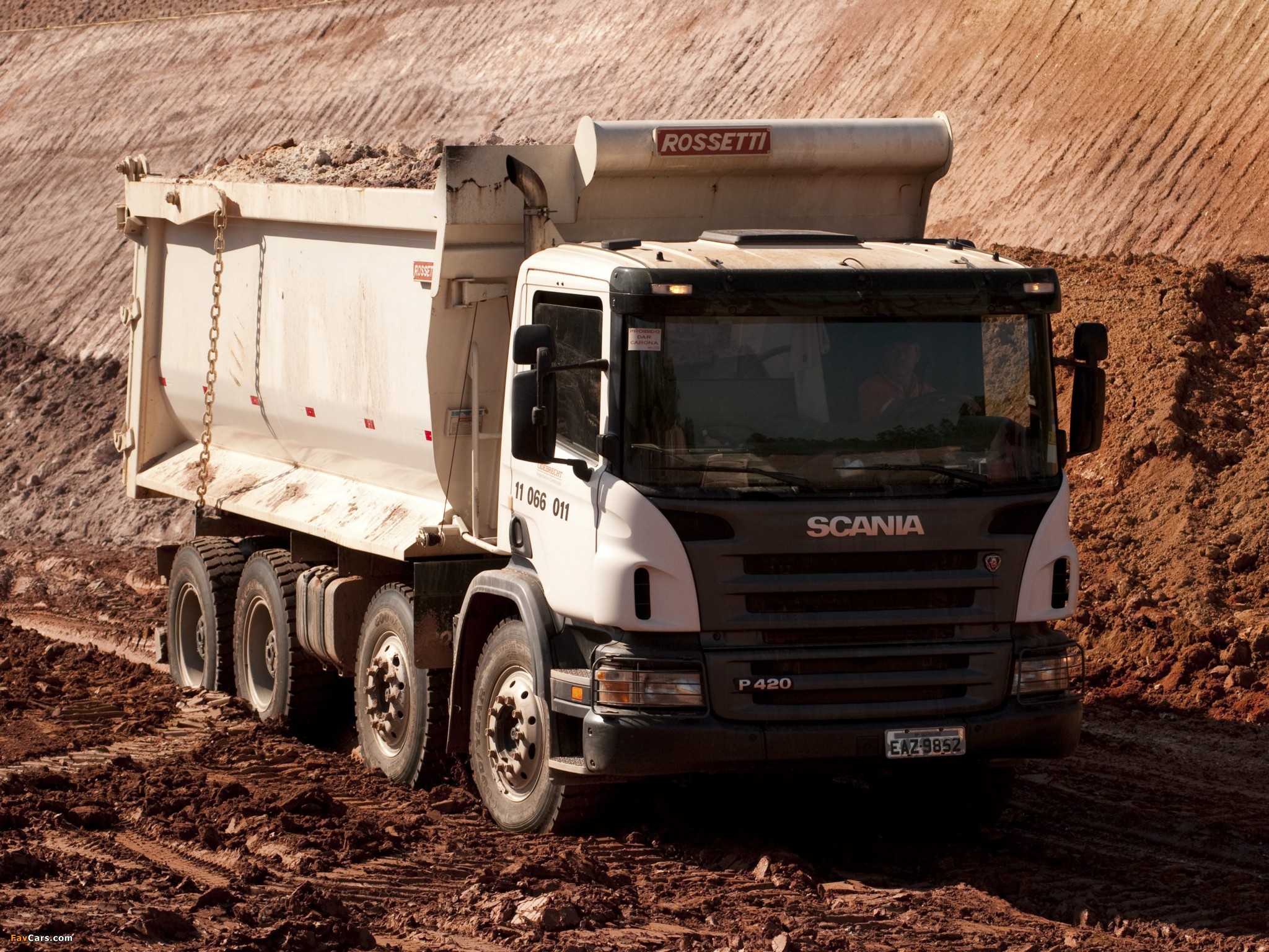 Pictures of Scania P420 8x4 Tipper 2004–10 (2048 x 1536)