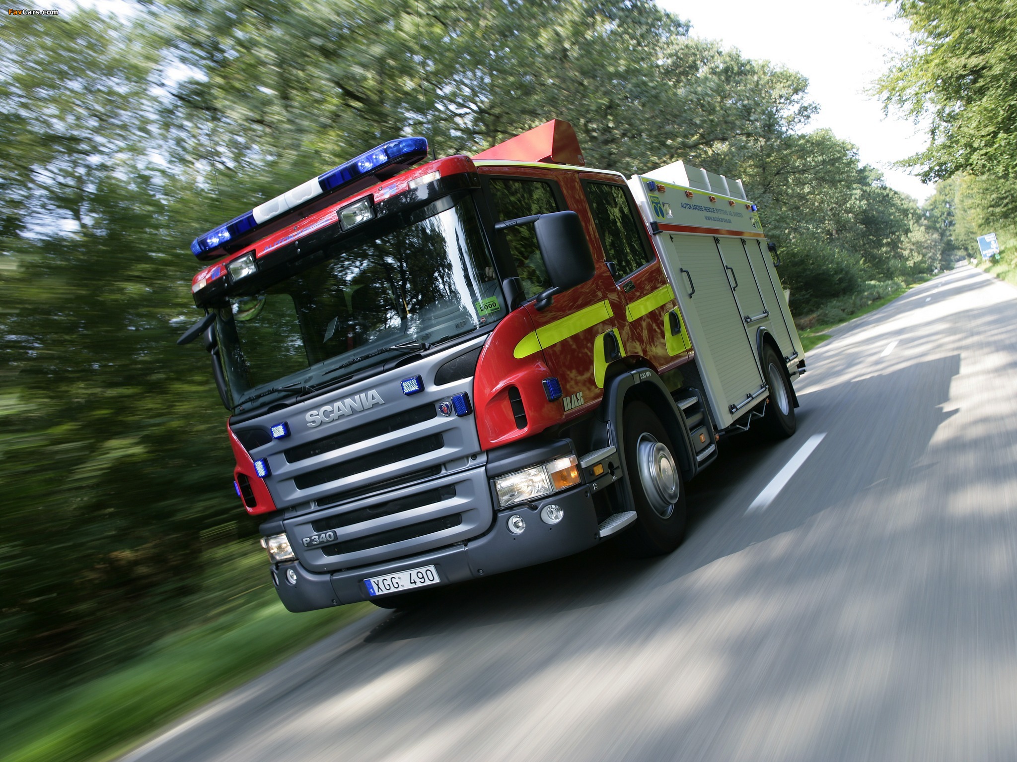 Scania P340 4x2 Crew Cab Fire Engine 2005–10 wallpapers (2048 x 1536)