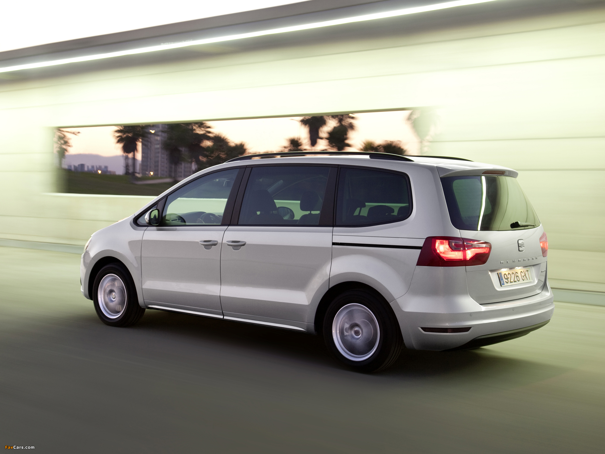 Seat Alhambra 2010 wallpapers (2048 x 1536)