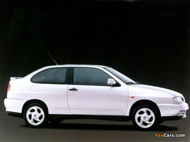 Pictures of Seat Cordoba SX 1996–99 (640 x 480)