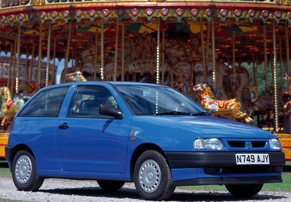 Images of Seat Ibiza 3-door UK-spec 1993–99