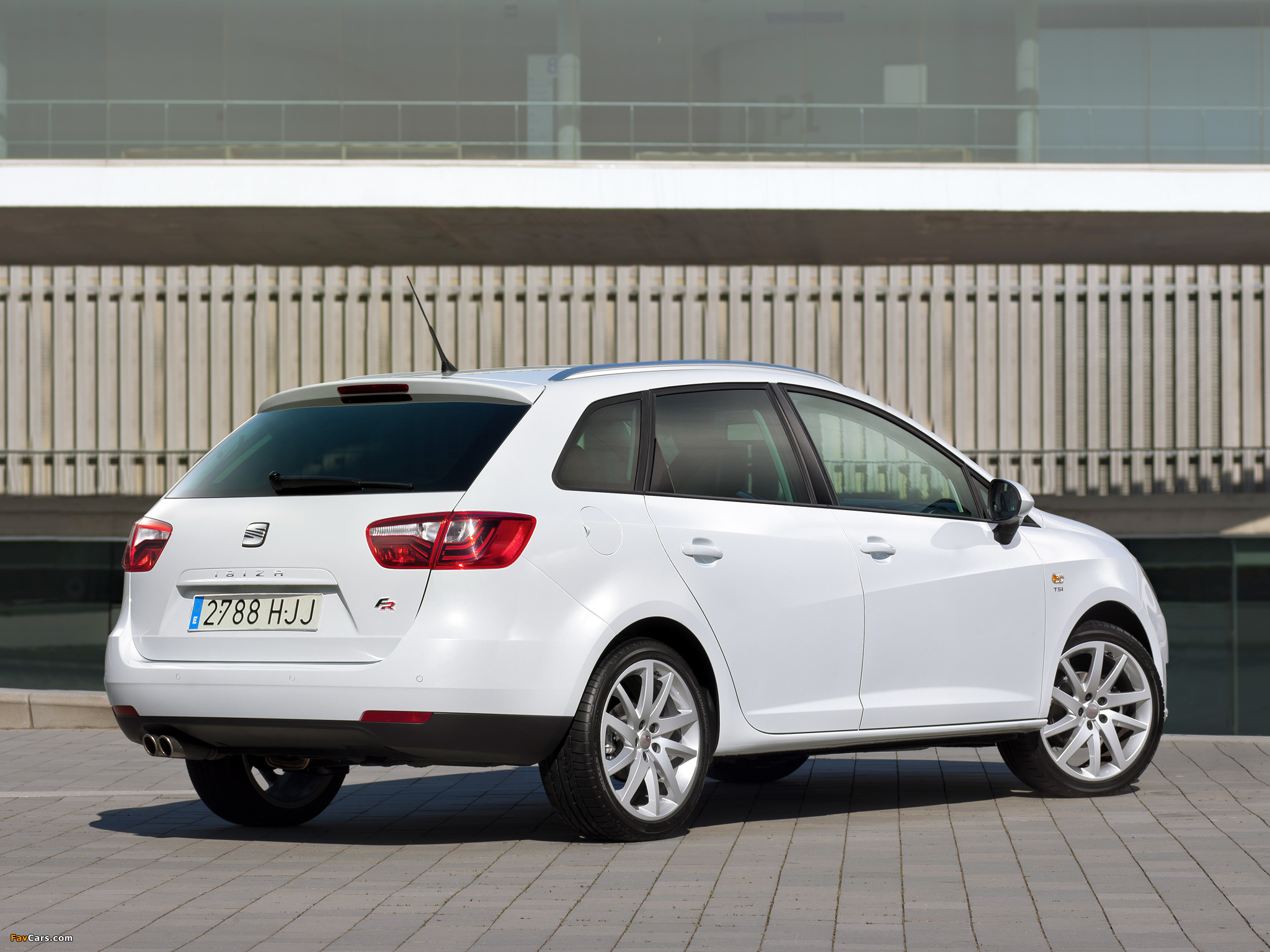 Images of Seat Ibiza ST FR 2012 (2048 x 1536)