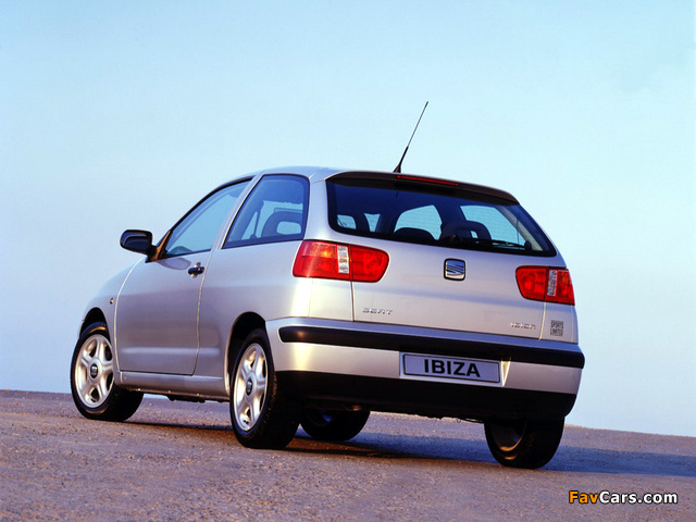 Photos of Seat Ibiza 3-door 1999–2002 (640 x 480)