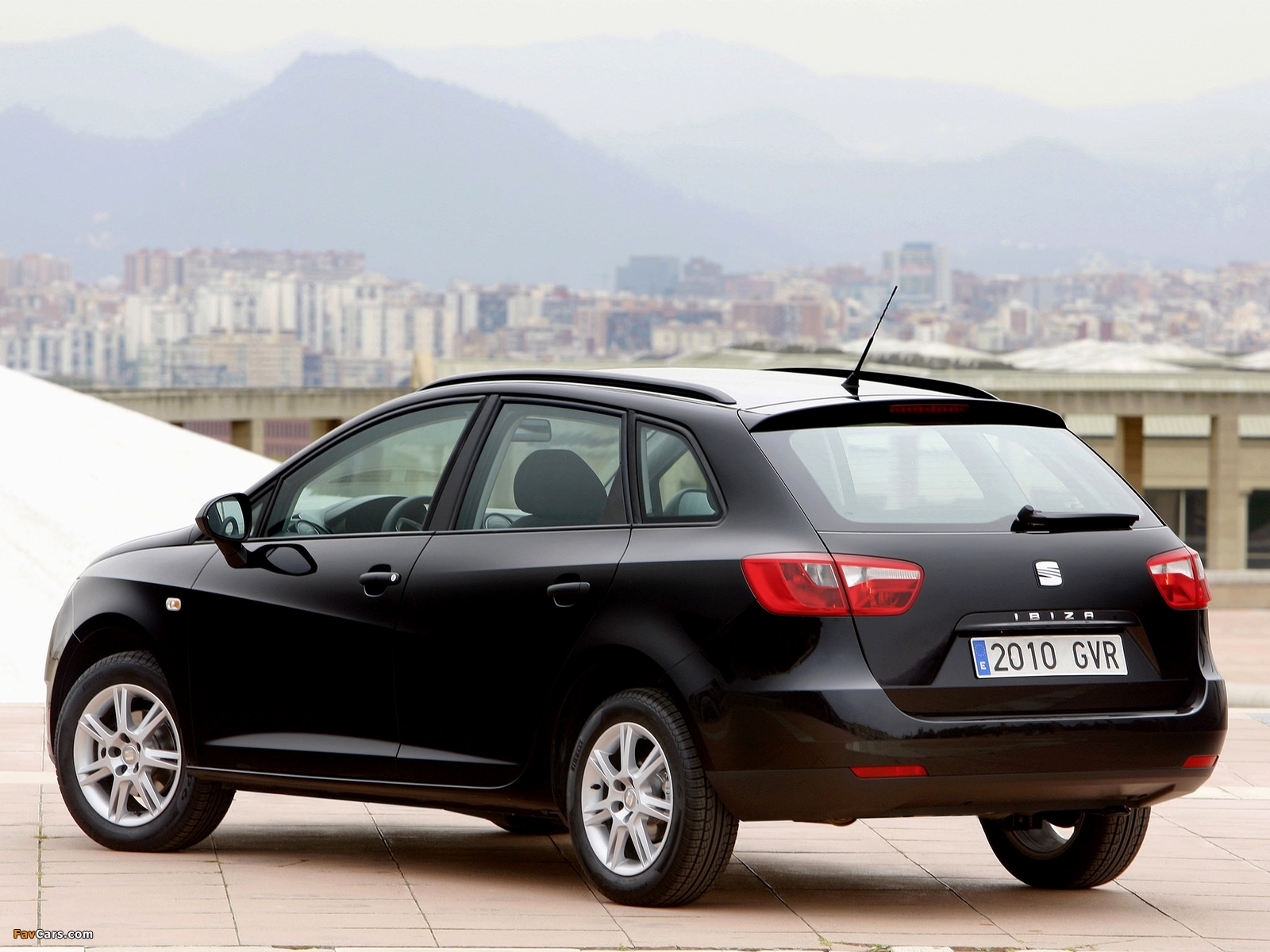 Photos of Seat Ibiza ST 2010–12 (1600 x 1200)