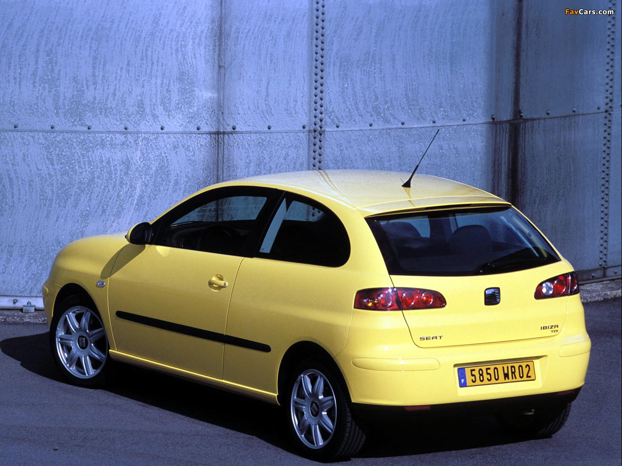 Pictures of Seat Ibiza 3-door 2002–06 (1280 x 960)