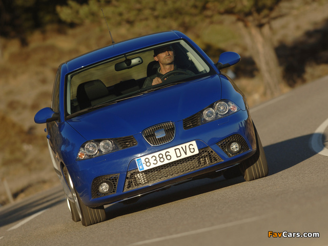 Pictures of Seat Ibiza 5-door 2006–08 (640 x 480)