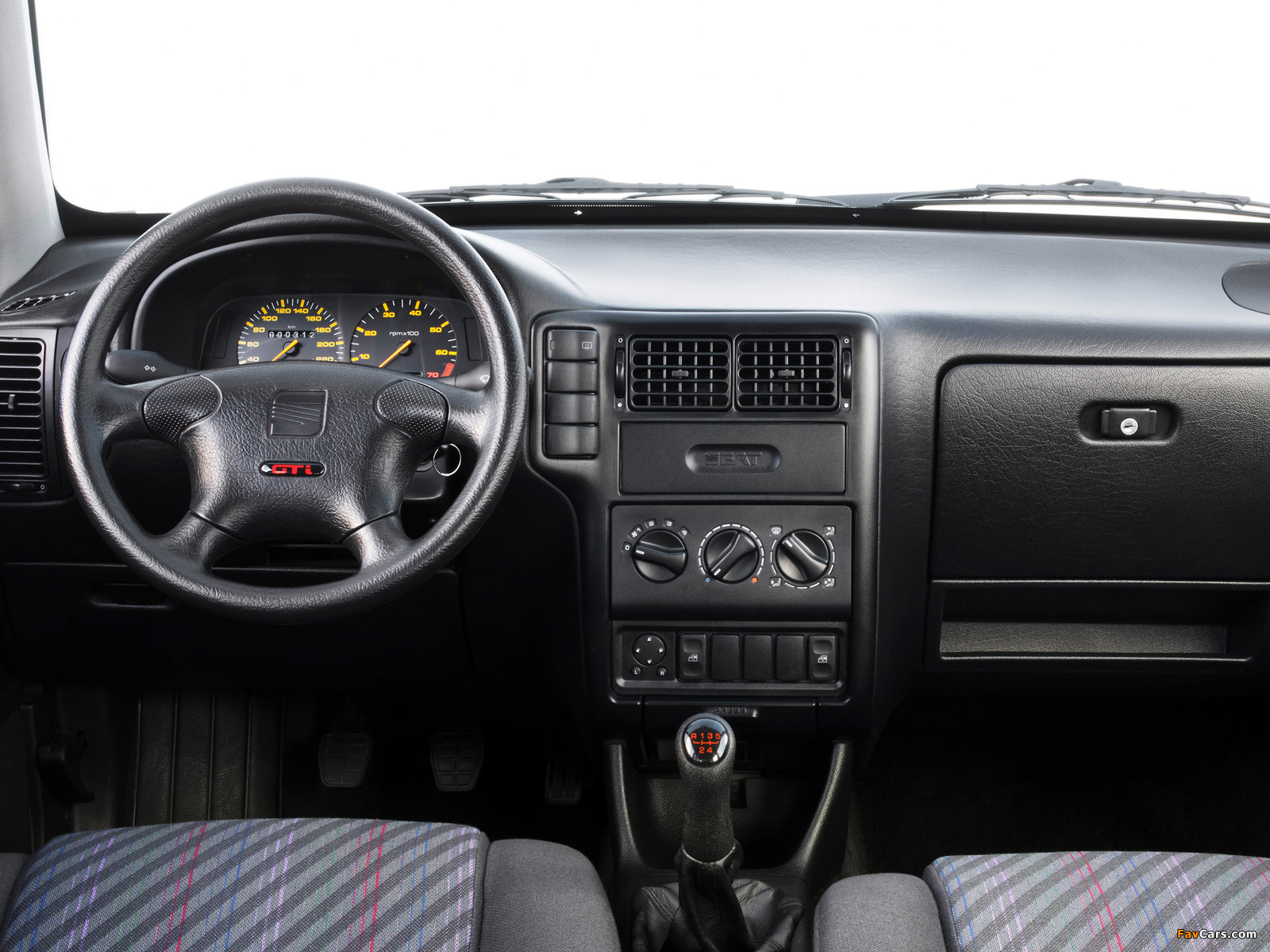 Seat Ibiza 3-door 1993–99 wallpapers (1600 x 1200)