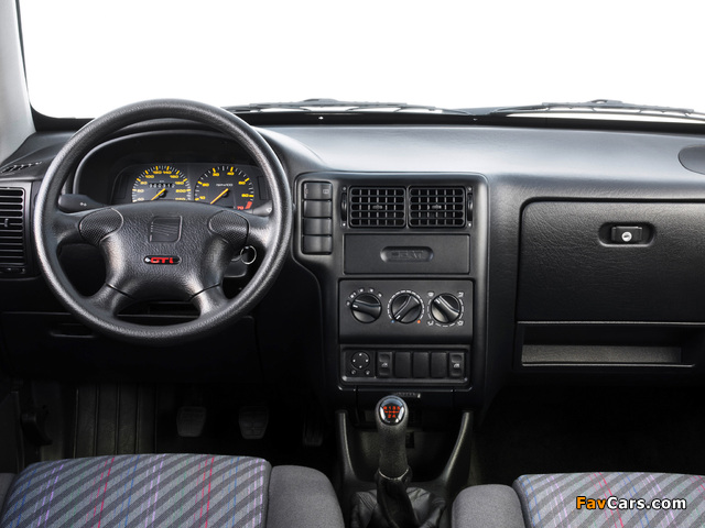 Seat Ibiza 3-door 1993–99 wallpapers (640 x 480)