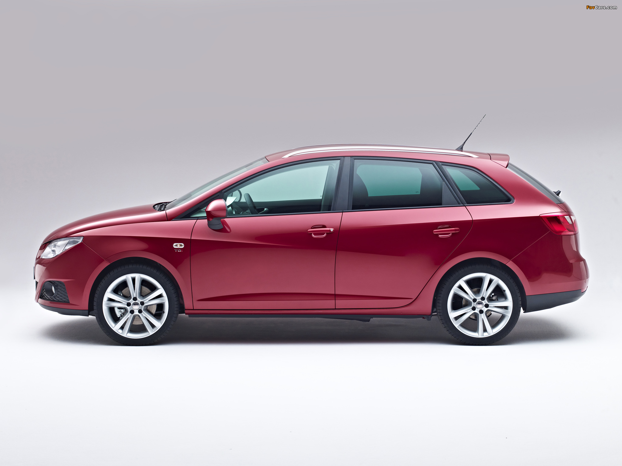 Seat Ibiza ST 2010–12 photos (2048 x 1536)