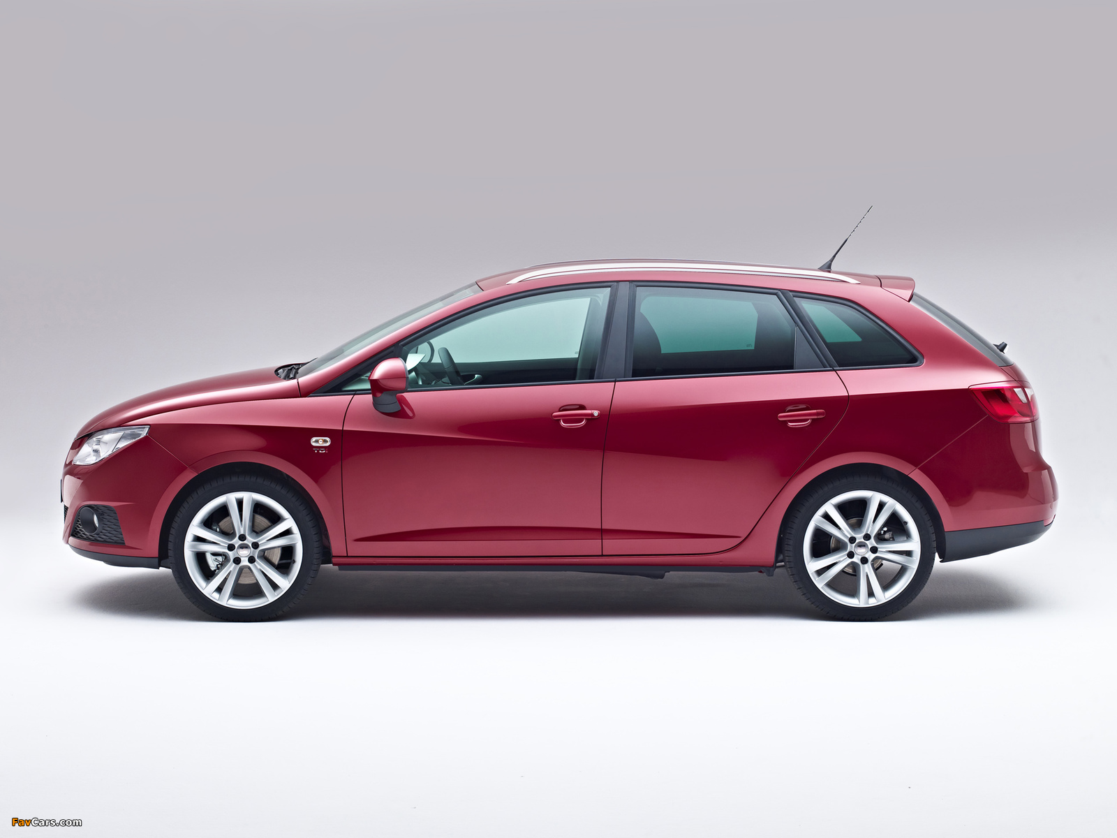 Seat Ibiza ST 2010–12 photos (1600 x 1200)