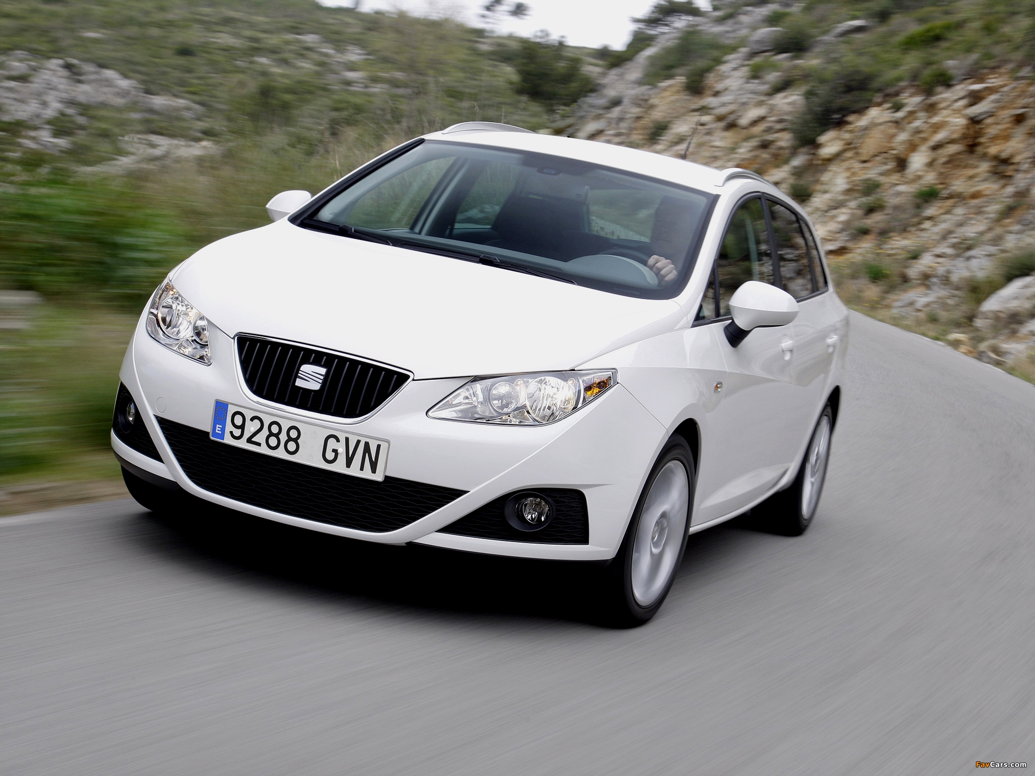 Seat Ibiza ST 2010–12 photos (2048 x 1536)