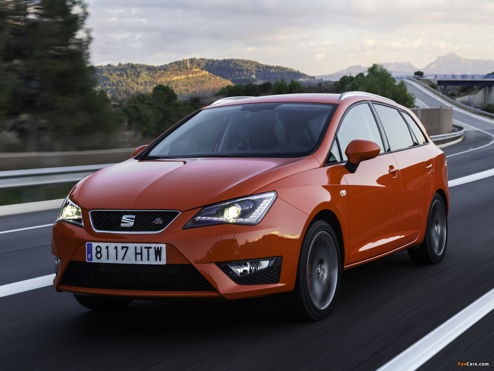 Seat Ibiza ST FR 2012 wallpapers (1600 x 1200)