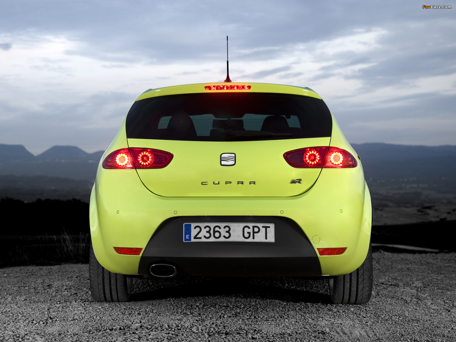 Pictures of Seat Leon Cupra R 2009–12 (1600 x 1200)