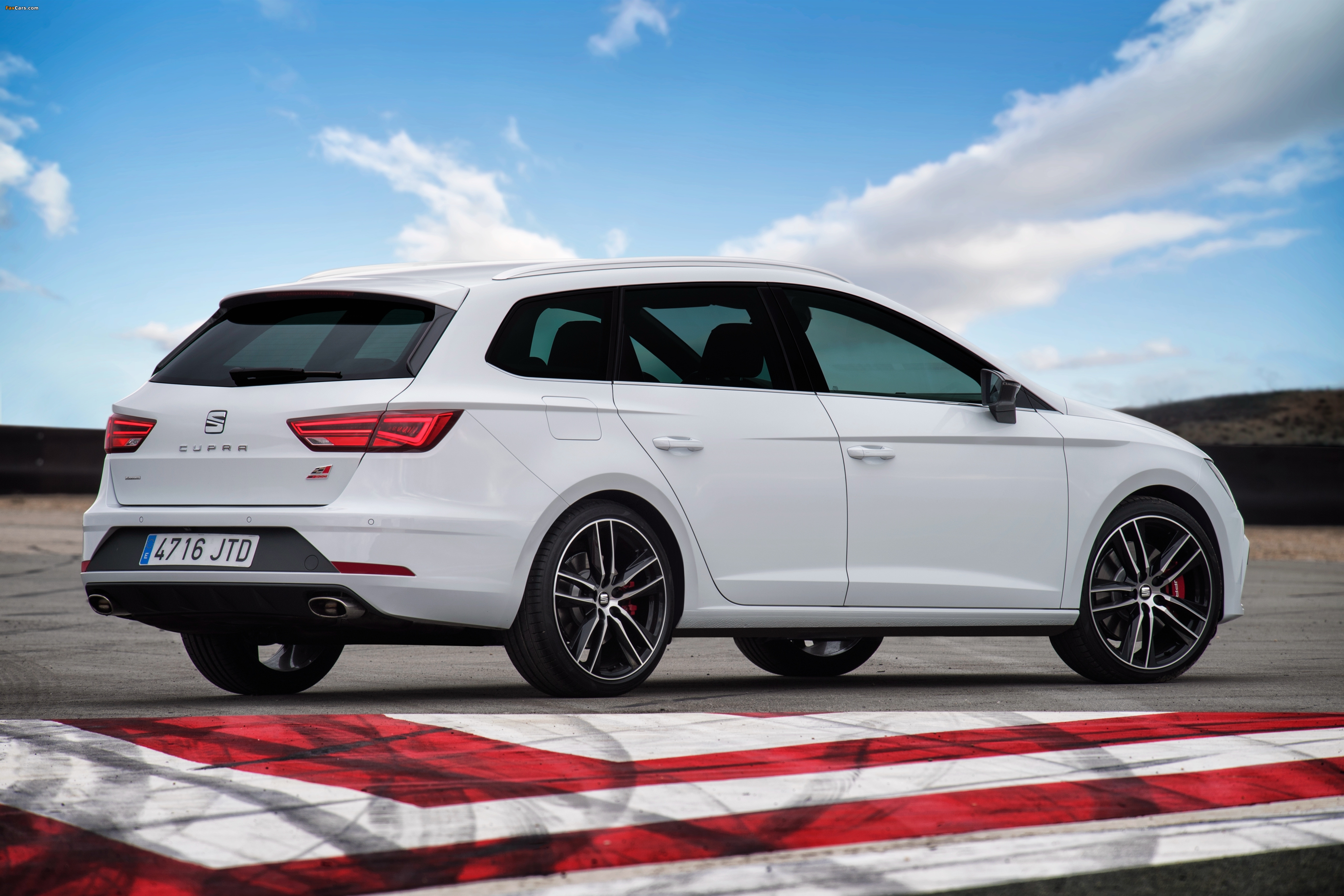 Pictures of Seat León ST Cupra 300 (5F) 2017 (4096 x 2731)