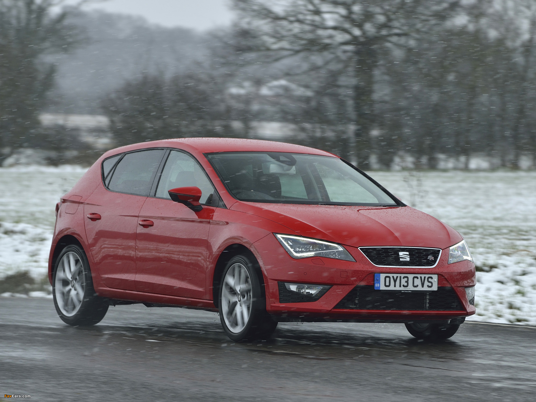 Seat Leon FR UK-spec 2013 images (2048 x 1536)