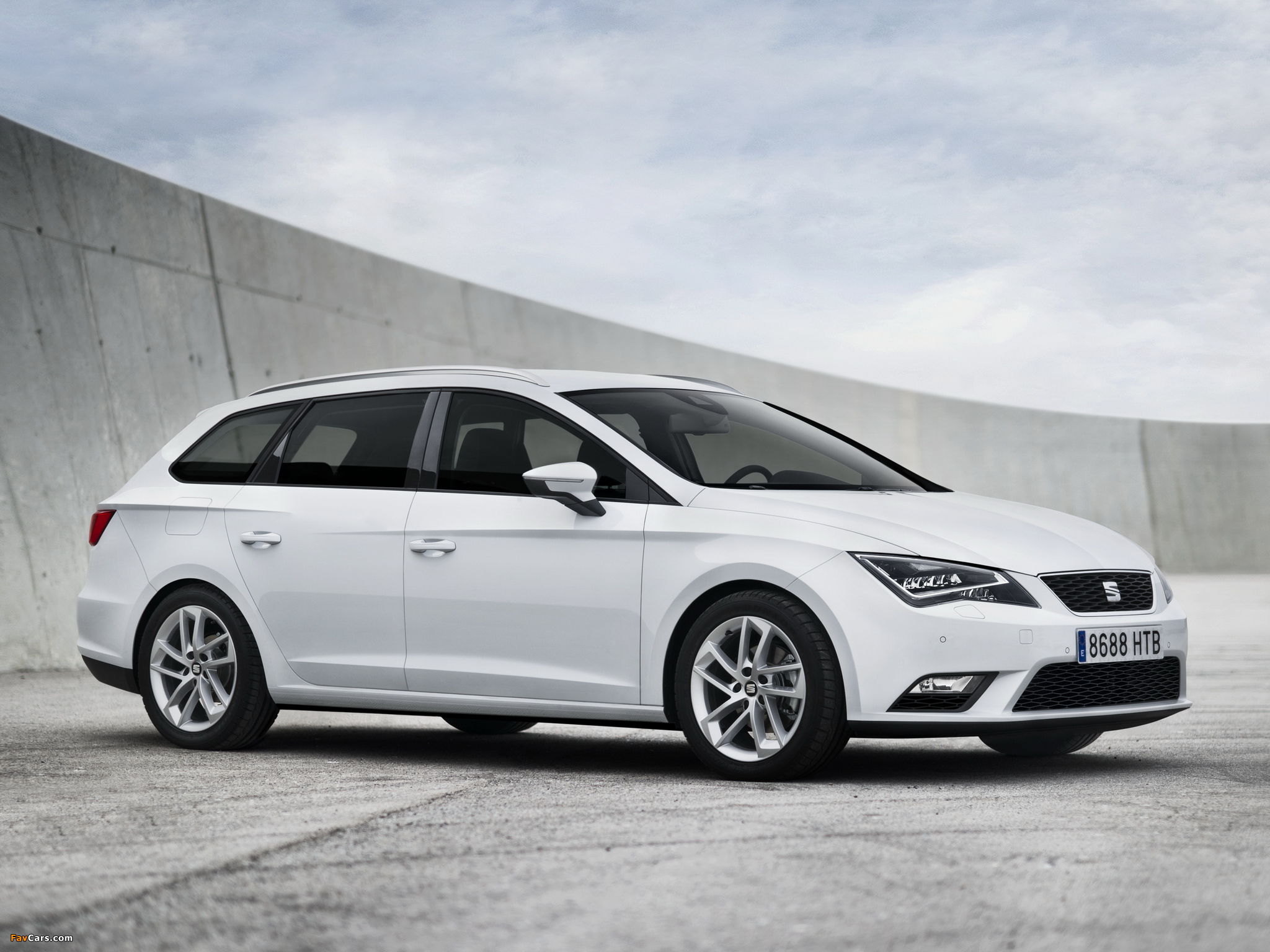 Seat Leon ST 2013 pictures (2048 x 1536)