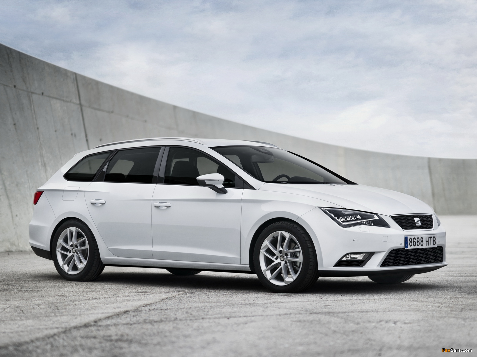 Seat Leon ST 2013 pictures (1600 x 1200)