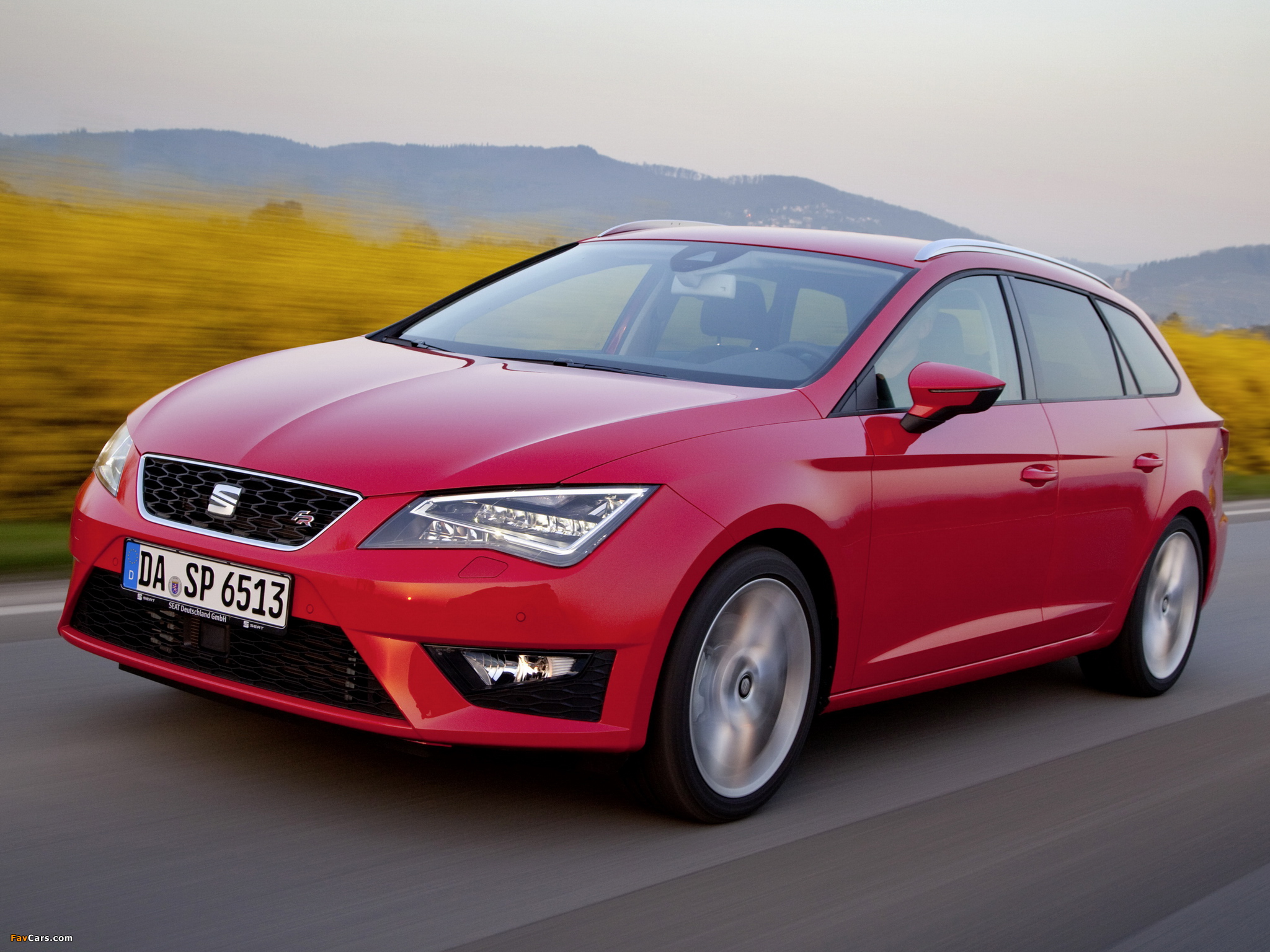 Seat Leon ST FR 2013 pictures (2048 x 1536)