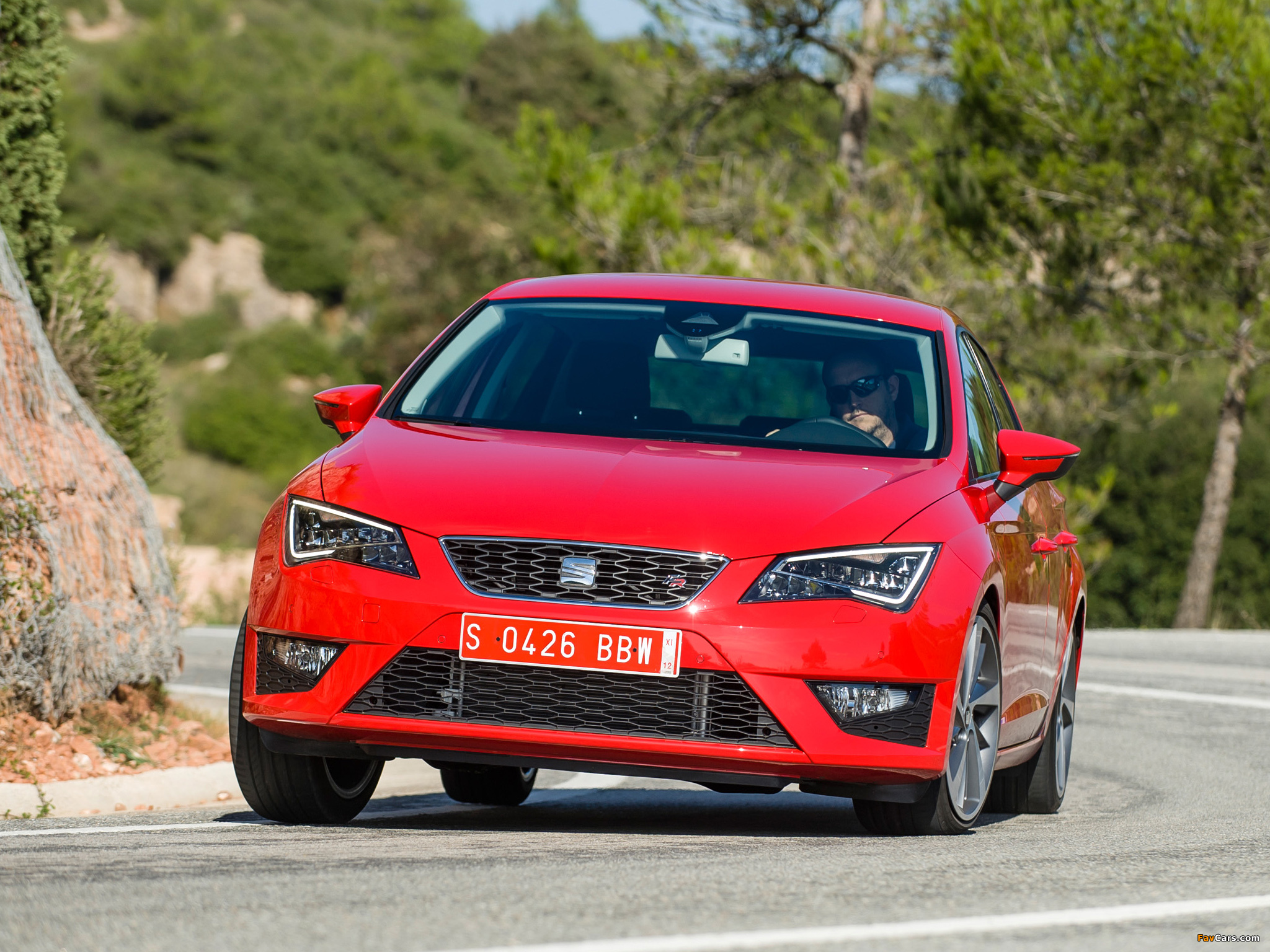 Seat Leon FR 2012 wallpapers (2048 x 1536)