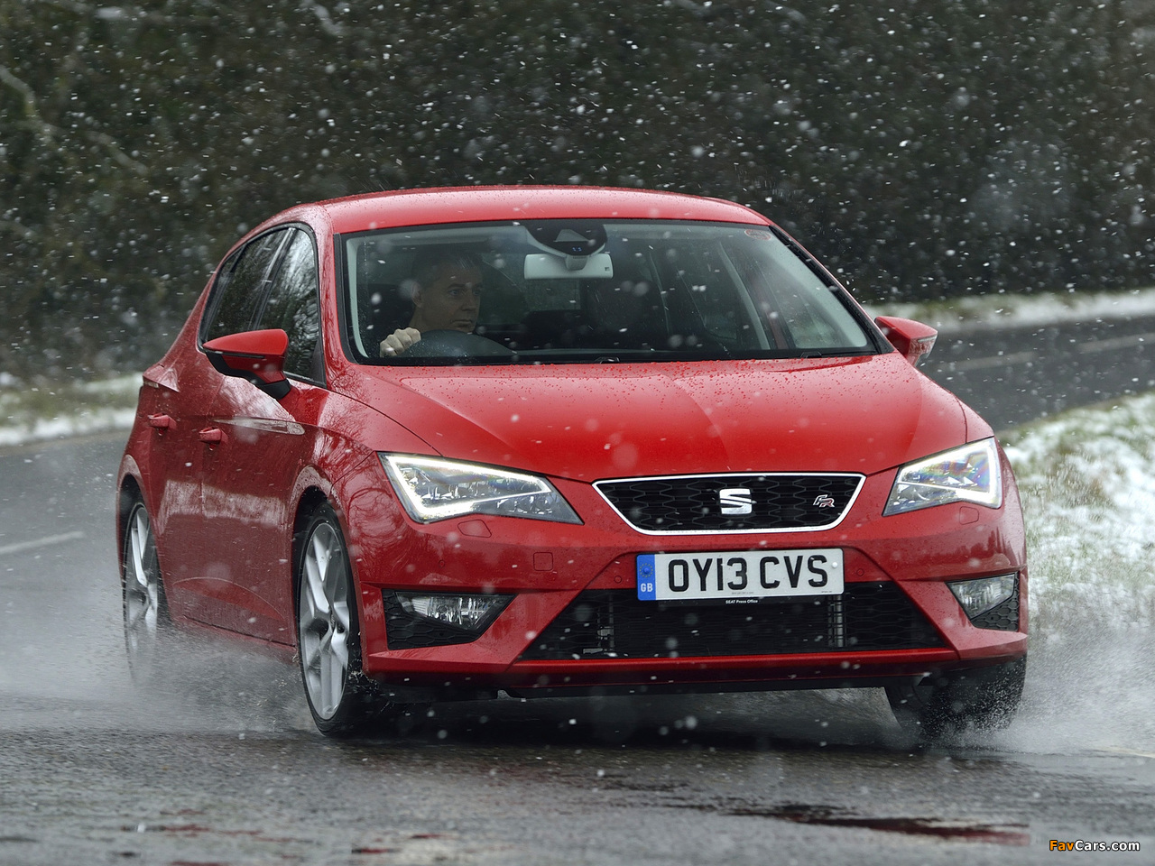 Seat Leon FR UK-spec 2013 wallpapers (1280 x 960)