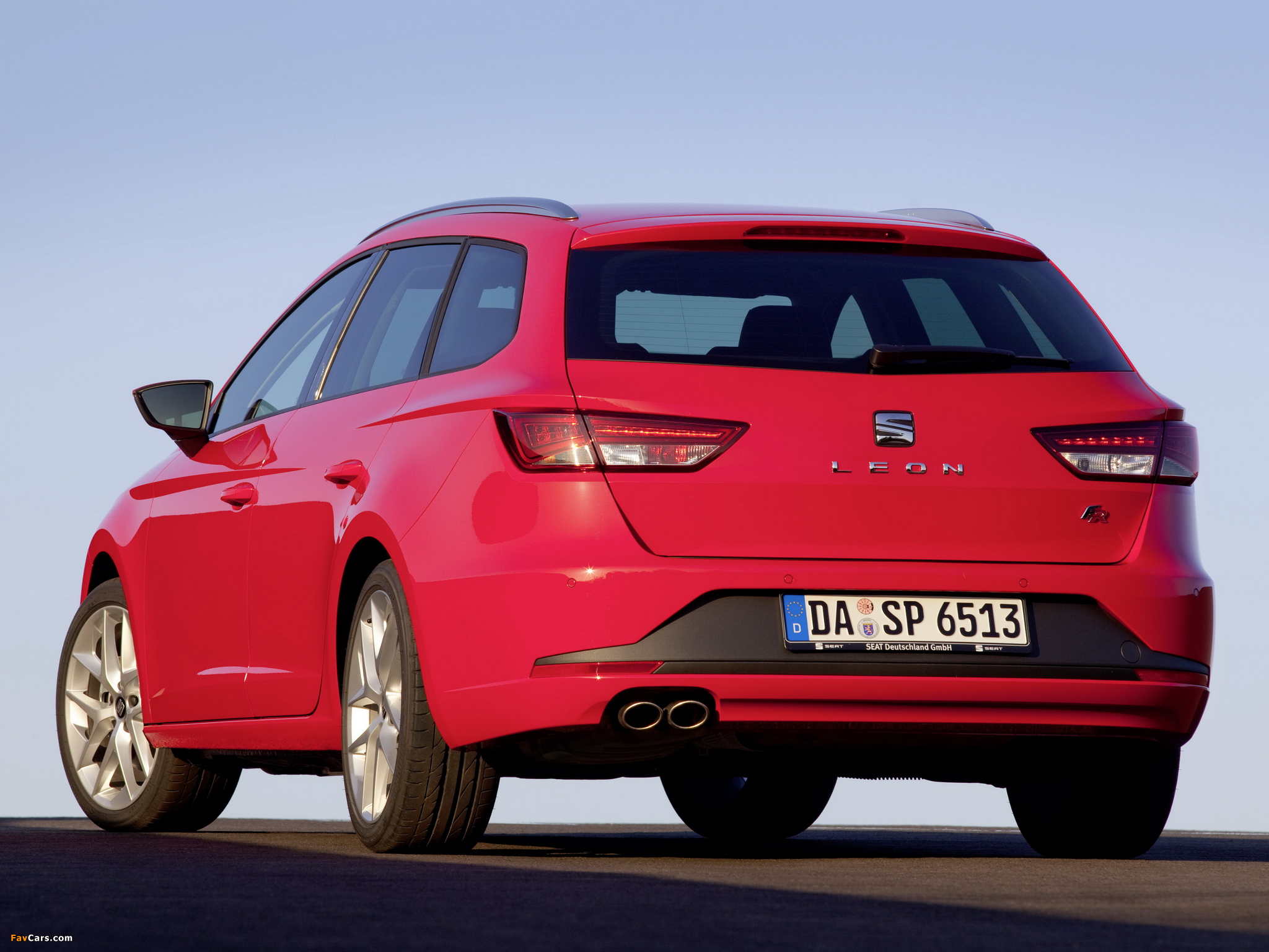 Seat Leon ST FR 2013 wallpapers (2048 x 1536)