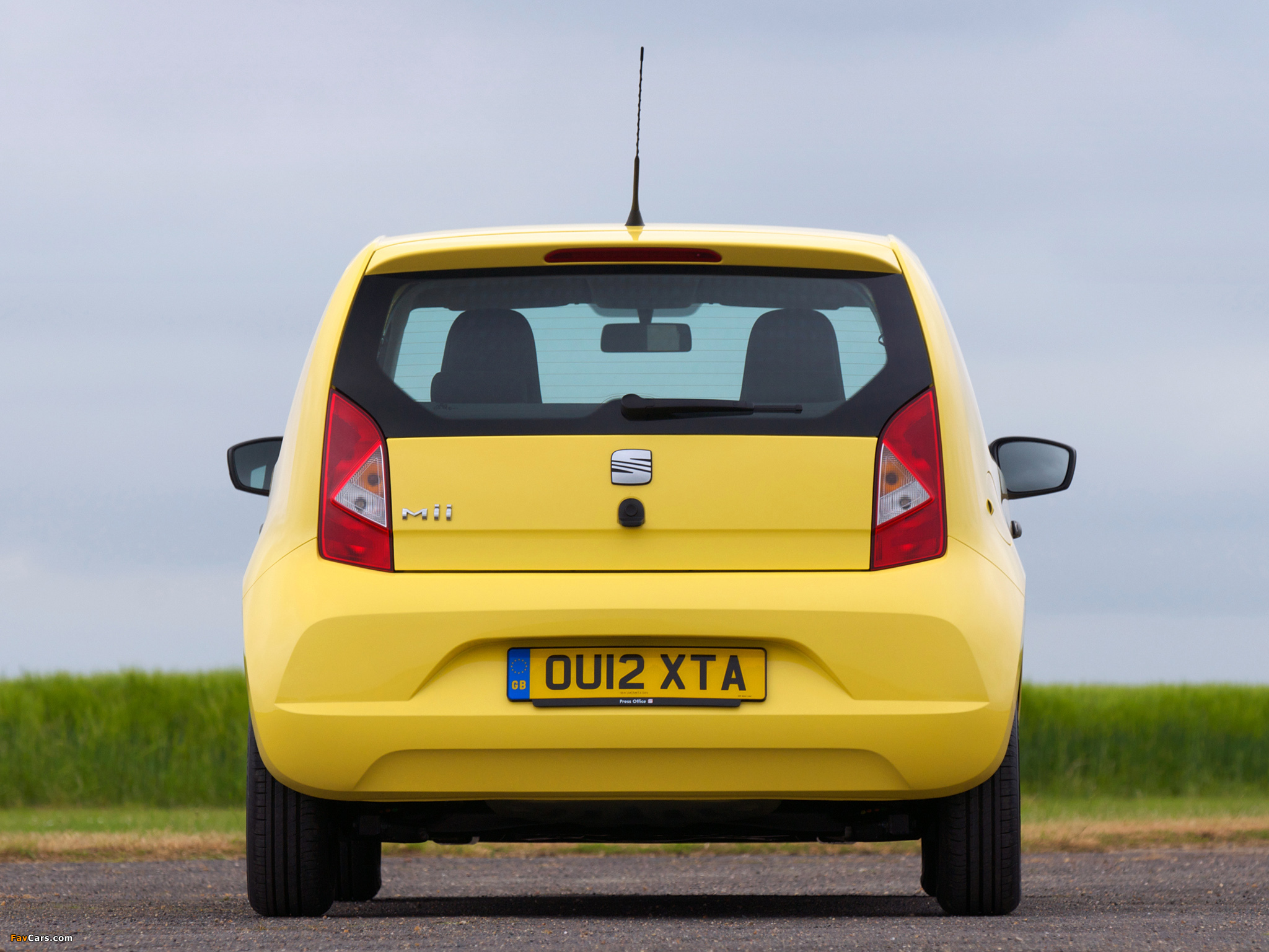 Photos of Seat Mii 3-door UK-spec 2012 (2048 x 1536)