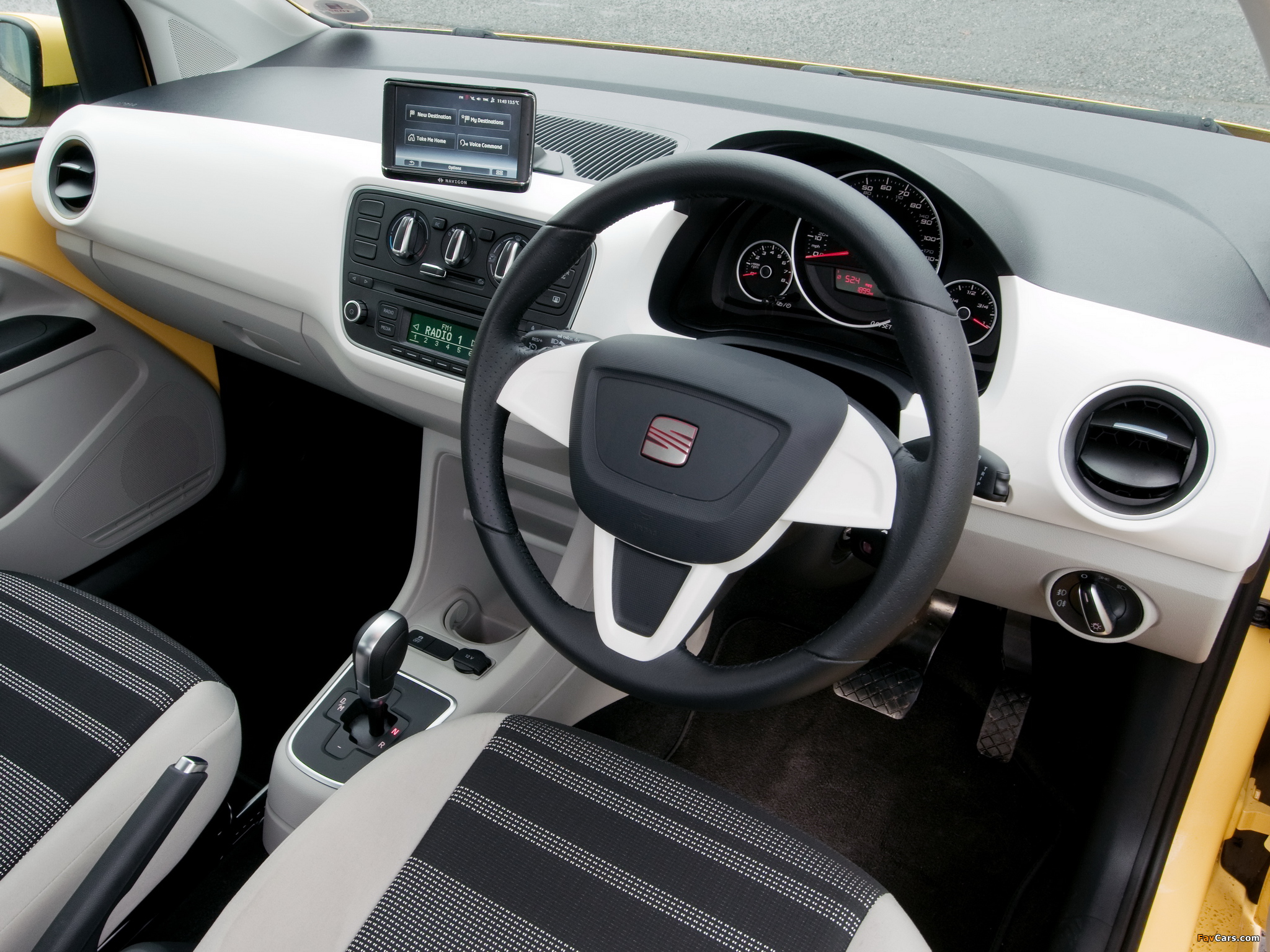 Seat Mii 5-door UK-spec 2012 images (2048 x 1536)