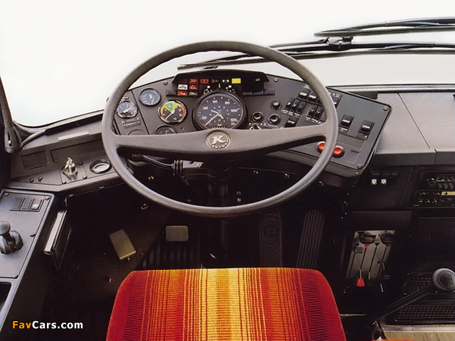 Images of Setra S215 HD 1976– (640 x 480)