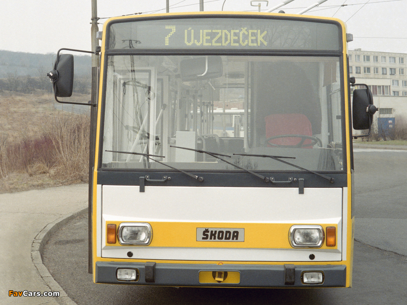 Images of Škoda 14Tr 1982–97 (800 x 600)