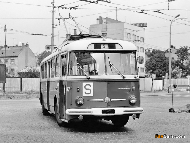 Škoda 9Tr 1961–82 photos (640 x 480)