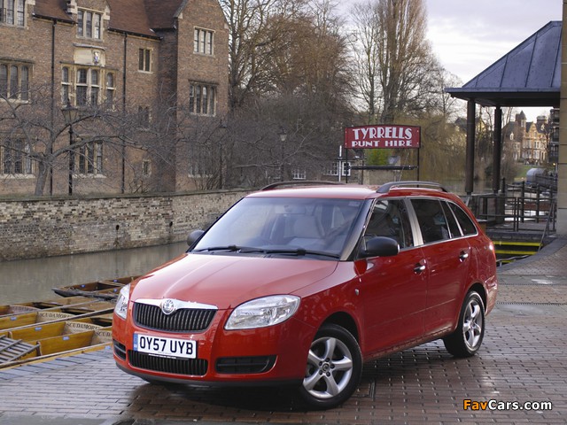 Images of Škoda Fabia Combi UK-spec (5J) 2007–10 (640 x 480)