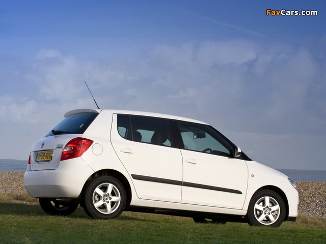 Images of Škoda Fabia GreenLine UK-spec (5J) 2009–10 (640 x 480)