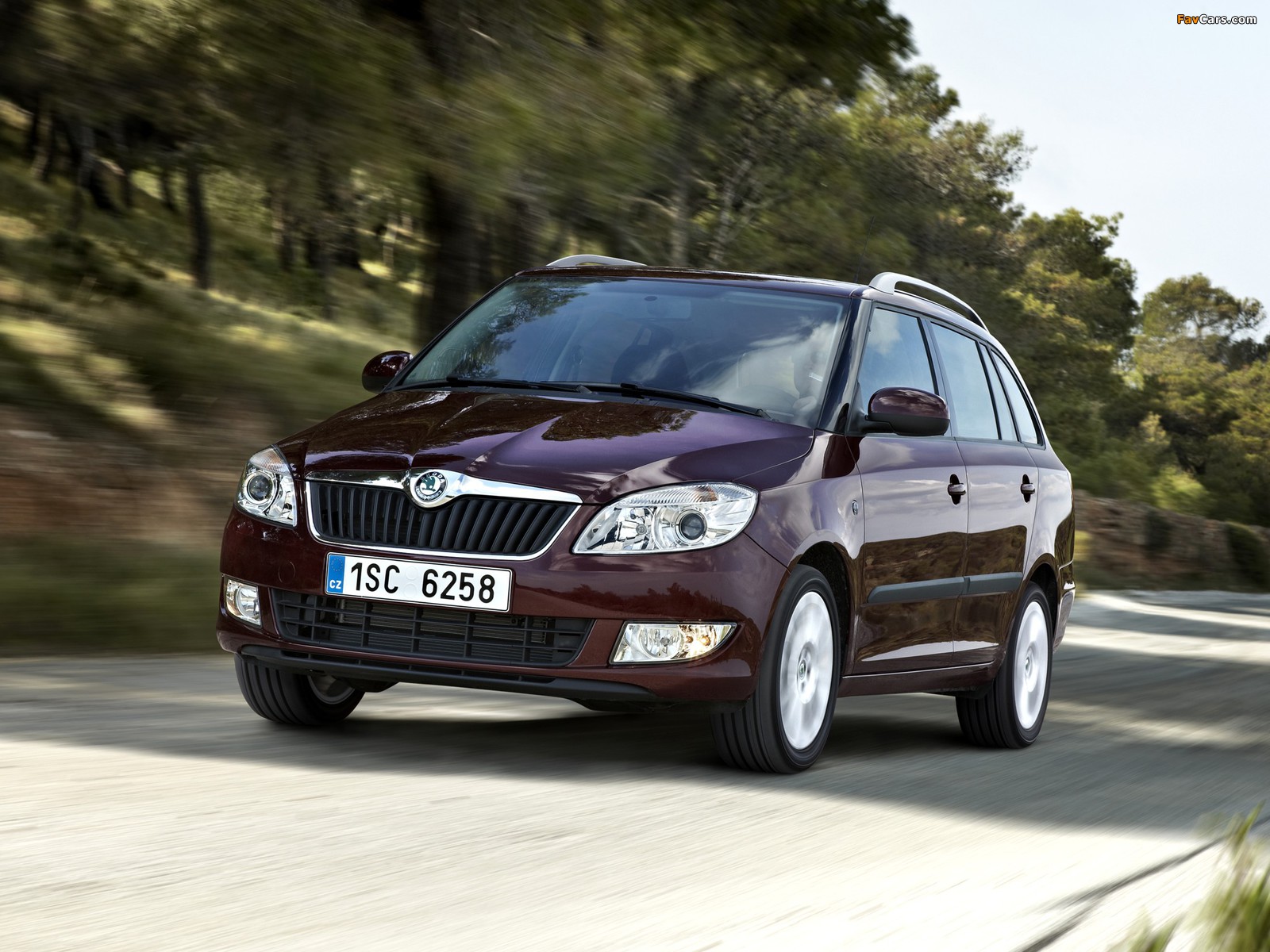 Images of Škoda Fabia Combi (5J) 2010 (1600 x 1200)