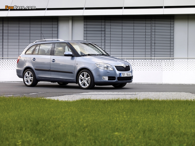 Photos of Škoda Fabia Combi (5J) 2007–10 (640 x 480)