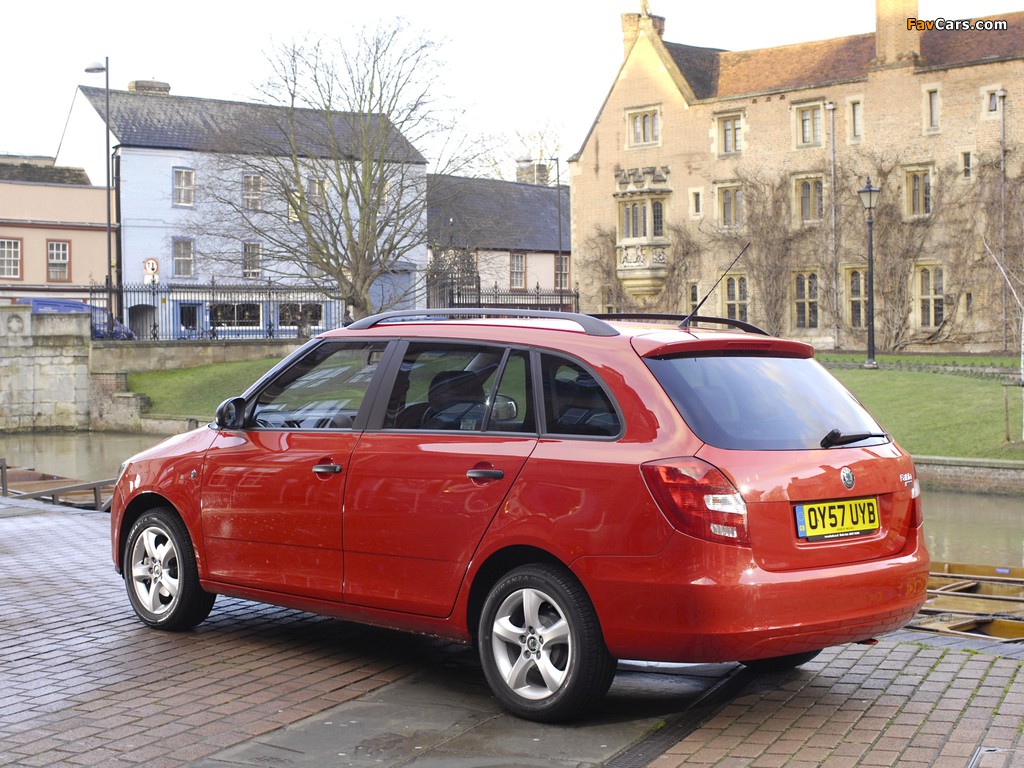 Photos of Škoda Fabia Combi UK-spec (5J) 2007–10 (1024 x 768)