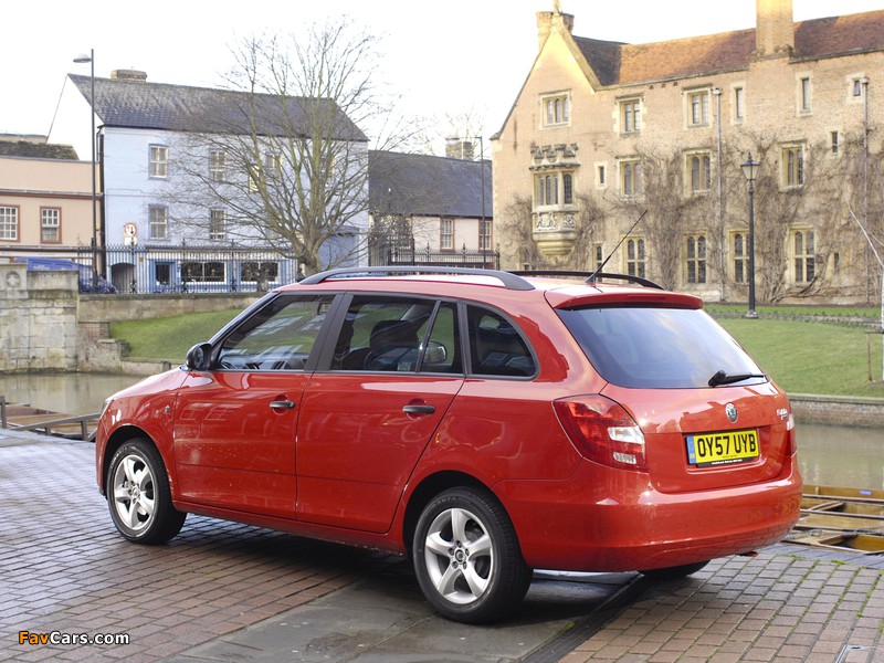 Photos of Škoda Fabia Combi UK-spec (5J) 2007–10 (800 x 600)