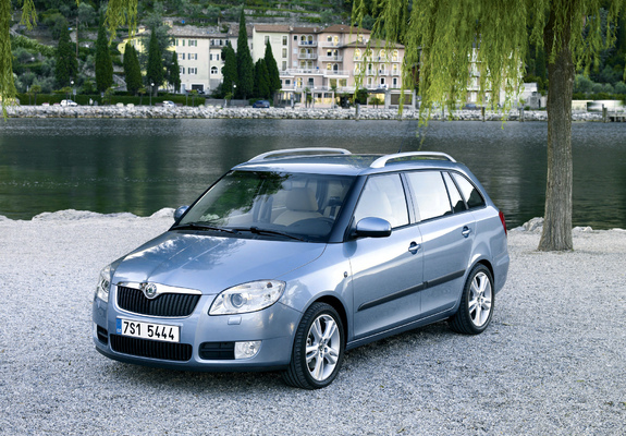 Pictures of Škoda Fabia Combi (5J) 2007–10