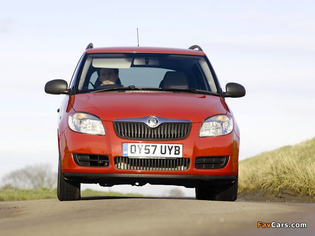 Pictures of Škoda Fabia Combi UK-spec (5J) 2007–10 (640 x 480)